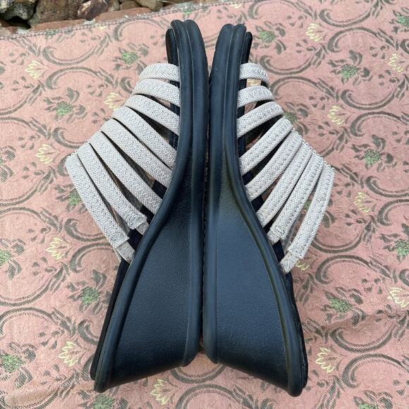 Skechers Women’s 9 Rumblers Hot Shot Tan Rhinestone Wedge Sandals Memory Foam - Picture 5 of 8